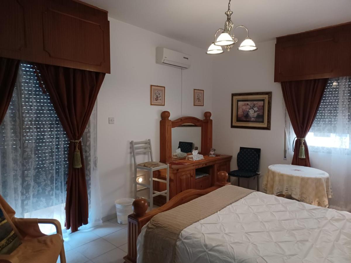Shared Top 1St Floor Villa Limassol Extérieur photo