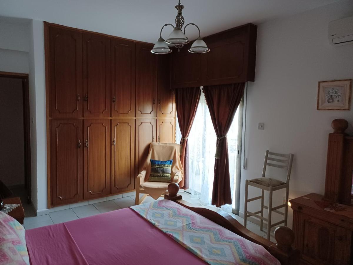 Shared Top 1St Floor Villa Limassol Extérieur photo